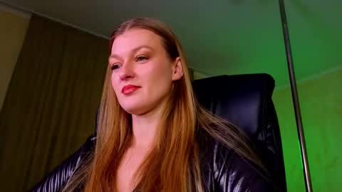 mysticvenus_ online show from February 12, 3:15 pm