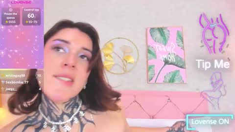 Snapshot of mystikdoll chatting on October 17, 12:31 pm Misteika online show from October 17, 12:31 pm