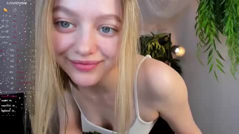 Snapshot of n0_nude chatting on January 16, 12:52 pm Eva online show from January 16, 12:52 pm