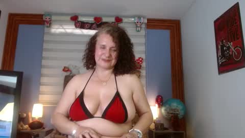 Snapshot of nadia_84 chatting on September 23, 7:31 pm nadia_84 online show from September 23, 7:31 pm