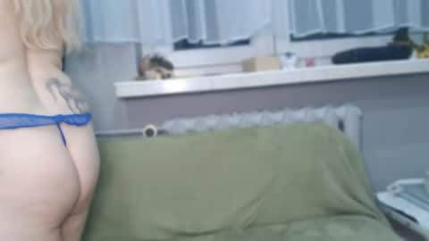 Snapshot of nadinnnea chatting on October 6, 8:37 pm nadinnnea online show from October 6, 8:37 pm