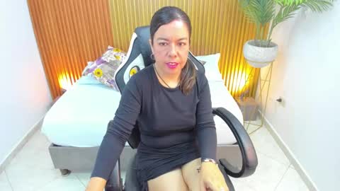 Snapshot of nahia_13 chatting on February 26, 11:54 am N A H I A online show from February 26, 11:54 am