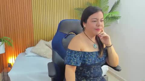 Snapshot of nahia_13 chatting on September 29, 12:48 pm N A H I A online show from September 29, 12:48 pm