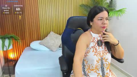 Snapshot of nahia_13 chatting on September 15, 12:06 pm N A H I A online show from September 15, 12:06 pm