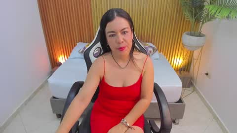 Snapshot of nahia_13 chatting on February 27, 11:50 am N A H I A online show from February 27, 11:50 am