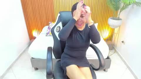 Snapshot of nahia_13 chatting on February 26, 2:59 pm N A H I A online show from February 26, 2:59 pm