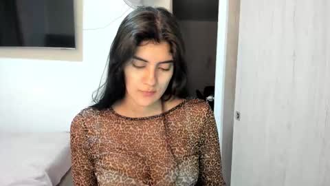 independent model online show from December 20, 4:41 am