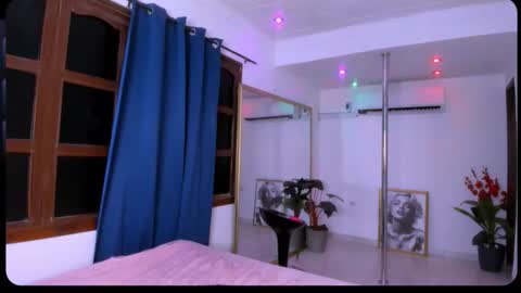 Nahomy online show from January 6, 11:31 pm