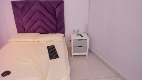 nahomycarterr online show from November 5, 8:00 pm