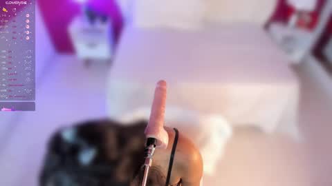 Nahomy Roberts online show from February 25, 12:05 pm