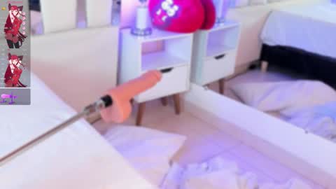 Nahomy Roberts online show from October 16, 2:49 pm