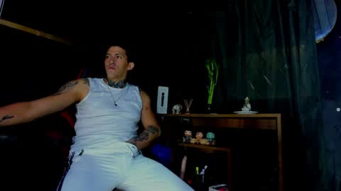 naider_1 online show from March 30, 6:46 am