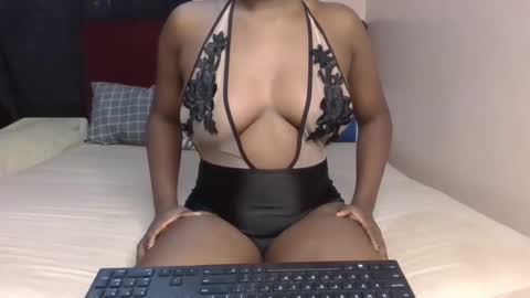 Snapshot of nailastars chatting on February 16, 12:21 pm Dear online show from February 16, 12:21 pm