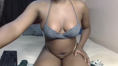 Snapshot of nailastars chatting on February 17, 2:42 am Dear online show from February 17, 2:42 am