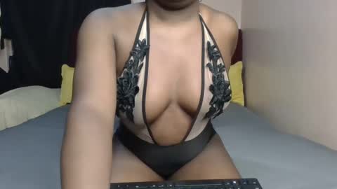 Snapshot of nailastars chatting on February 22, 1:44 am Dear online show from February 22, 1:44 am