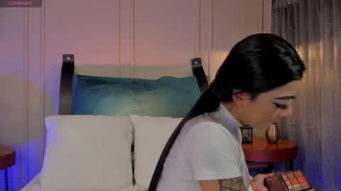 Naisha Ford online show from October 25, 1:39 am