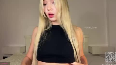 Mia  guest- Eva from DOUBLECUTIES online show from December 1, 10:52 pm