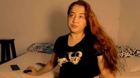Natalia Flores online show from May 6, 6:25 pm