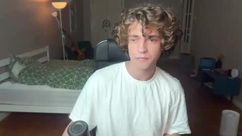 Snapshot of namiraaxel chatting on February 14, 3:15 pm Georges online show from February 14, 3:15 pm