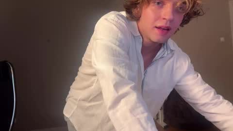 Snapshot of namiraaxel chatting on December 20, 8:12 pm Georges online show from December 20, 8:12 pm