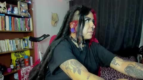 Snapshot of nana_cirkuss chatting on October 9, 5:35 am Val online show from October 9, 5:35 am