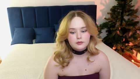 Maeve online show from December 21, 8:37 pm