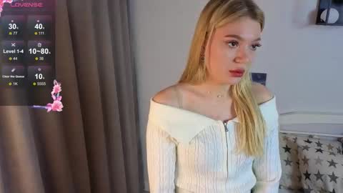 Hello im Lola online show from November 27, 5:04 am