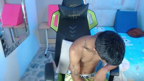 Snapshot of nando_col chatting on September 22, 8:24 pm nando_col online show from September 22, 8:24 pm