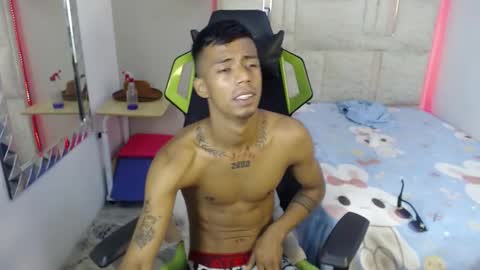 Snapshot of nando_col chatting on October 6, 12:34 pm nando_col online show from October 6, 12:34 pm