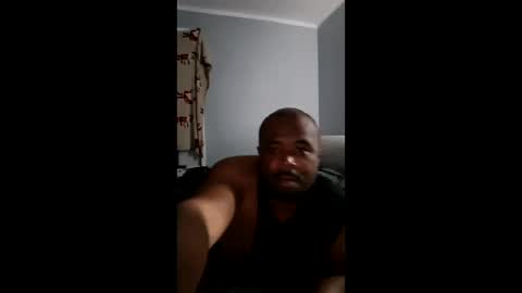 Kcalbzzkcats online show from April 14, 1:31 am