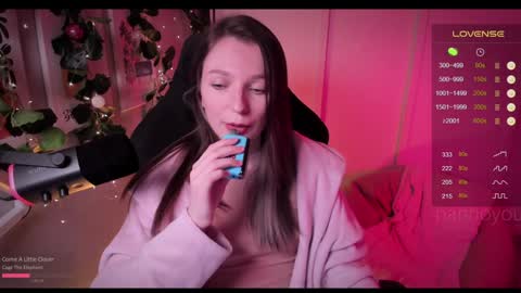 NannoNancy online show from December 4, 9:51 pm