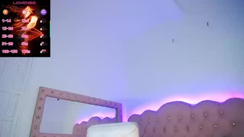 naomi_shayk online show from March 10, 9:18 pm