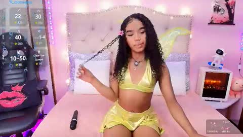 Snapshot of naomi_star8 chatting on September 24, 8:15 pm naomi_star8 online show from September 24, 8:15 pm