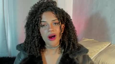 Snapshot of naomidawsonn chatting on February 10, 9:25 pm naomidawson online show from February 10, 9:25 pm