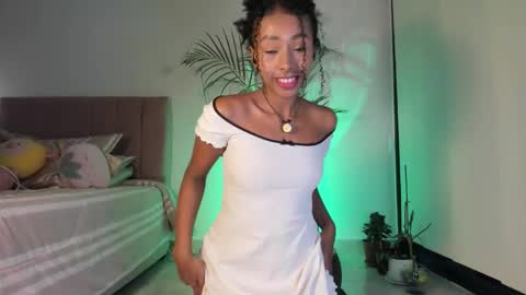 Naomii online show from November 19, 11:14 pm