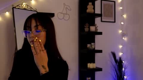 Snapshot of naomii_20 chatting on October 20, 12:54 pm naomii_20 online show from October 20, 12:54 pm