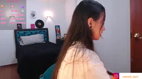 Snapshot of naomii_san chatting on October 17, 9:08 pm liz3 online show from October 17, 9:08 pm