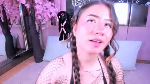     online show from January 12, 10:28 pm