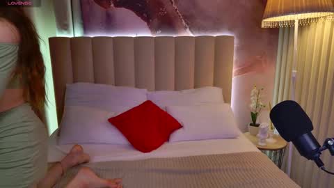 Naomi online show from December 5, 5:06 am