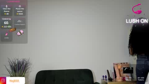 Naomi     online show from January 30, 7:48 pm