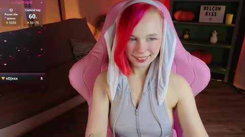 Naomi online show from December 5, 8:39 pm