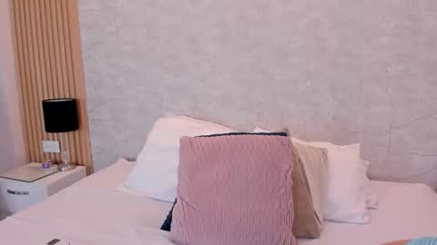 NAOMY  online show from November 20, 3:09 pm