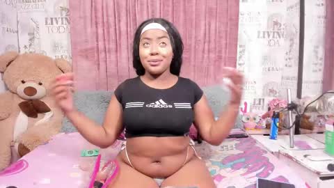 Naomyfoxx online show from March 1, 11:58 pm