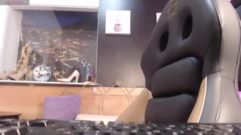 Snapshot of nashly_dream chatting on October 7, 9:33 pm nashly_dream online show from October 7, 9:33 pm