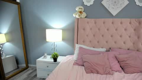 Nashly Fontana online show from February 10, 3:04 pm