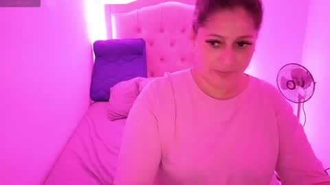 Nasly batista  online show from October 3, 3:59 am