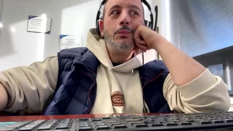 nassobout online show from April 17, 10:01 pm