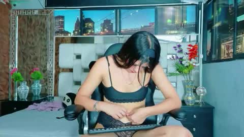 nataliatompsonx1 online show from December 5, 9:23 pm