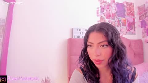 Snapshot of natalie_jaensen chatting on February 9, 8:56 pm online show from February 9, 8:56 pm