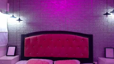 Snapshot of natalie_loffreda chatting on October 6, 3:02 am natalie online show from October 6, 3:02 am